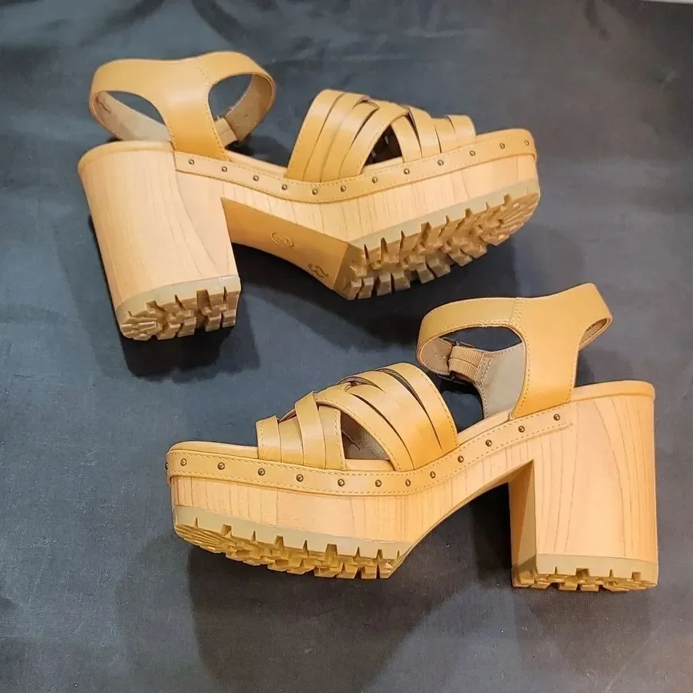 BRAND NEW REPORT BLOCK-HEEL ADJUSTABLE BUCKLE STRAP SANDAL